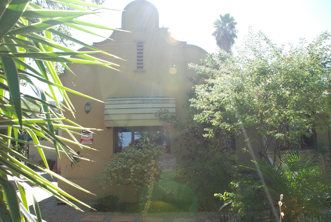 86 On Langenhoven Bed & Breakfast Oudtshoorn Kültér fotó